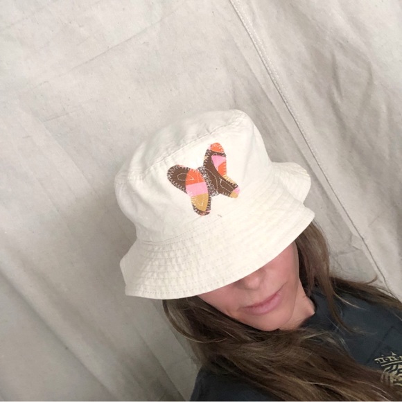 Madewell reworked butterfly bucket hat - Picture 3 of 7